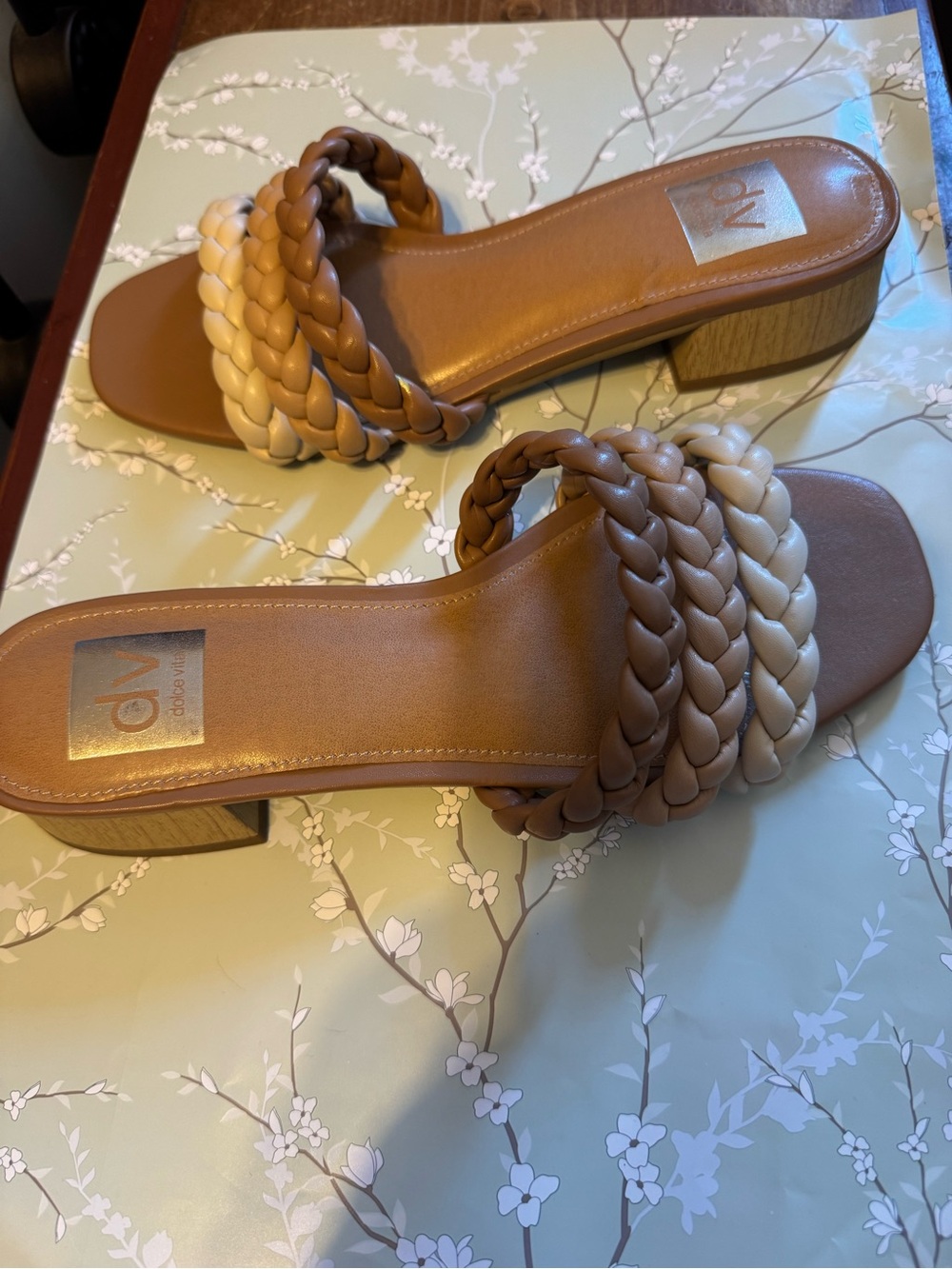 Dolce Vita Tan, Cream & Light Brown Braided Slide Heels Size 7 Medium. ๐ฅ๐๐บโญ๏ธ - Picture 2 of 13